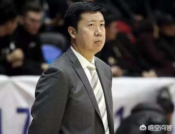 王治郅妻子:42岁的王治郅生活现状如何