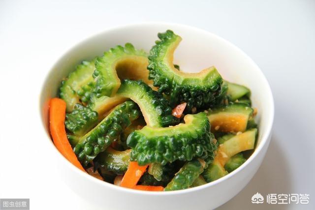 金毛狗粮:金毛吃什么狗粮好，有哪些不太贵的推荐？