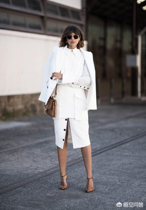 头条问答 - 白色夏季西服套装搭配什么鞋子好看呀?(15个回答)