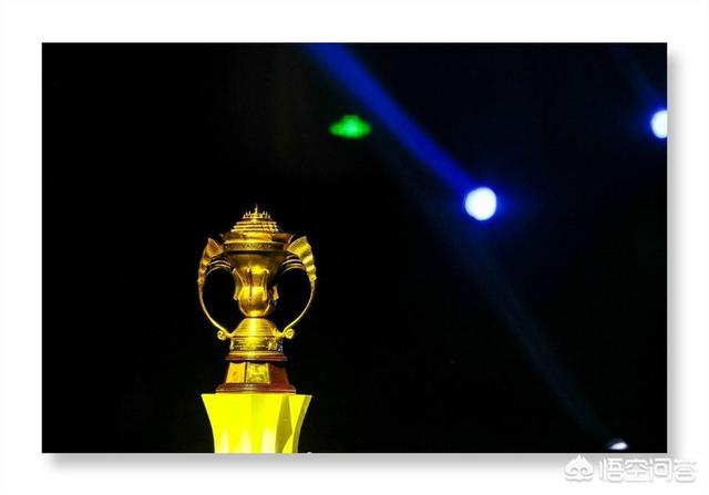 日本飞鼠照片:有球迷拍到日本羽毛球男单选手桃田下跪的照片，你怎么看？