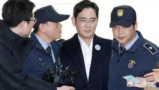 文在寅可以把朴槿惠送进监狱，为何关不了李胜利？