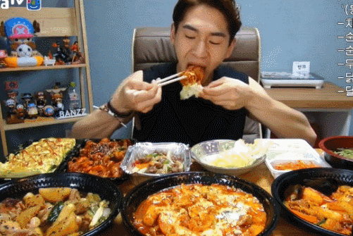 浪味仙大胃王:为什么一些美食博主直播吃东西时都是大口大囗的呢