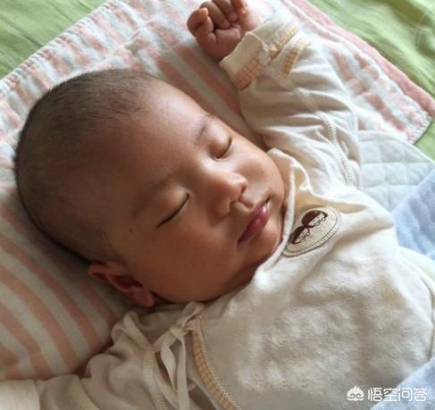 一岁宝宝流清鼻涕妙招,一岁幼儿流清鼻涕怎么办？