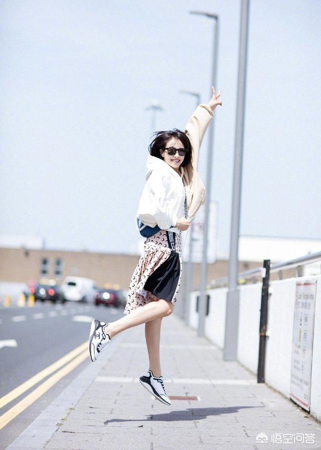 李娜英宋茜对比照:宋茜有哪些好看的私服穿搭