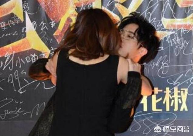 李宇春鞋被狗咬烂:哪些明星“出糗”的瞬间，能承包你一年的笑点？ 李宇春保安事件