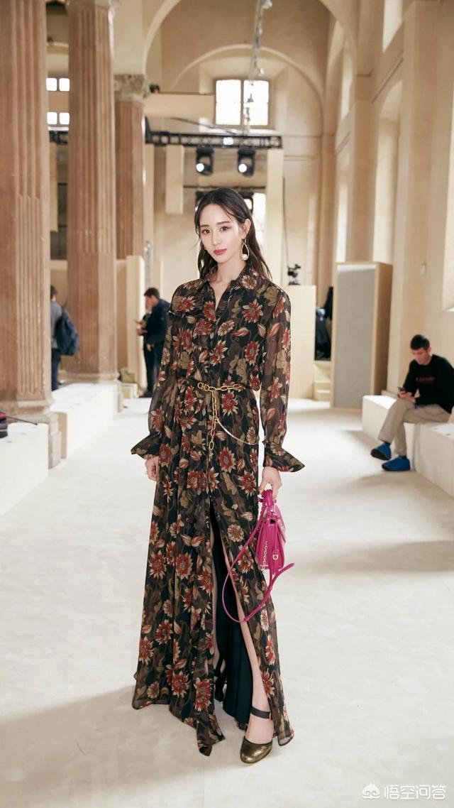 曝贾乃亮独自买醉:当你孤单难过时，独自深夜买醉你会想起谁？