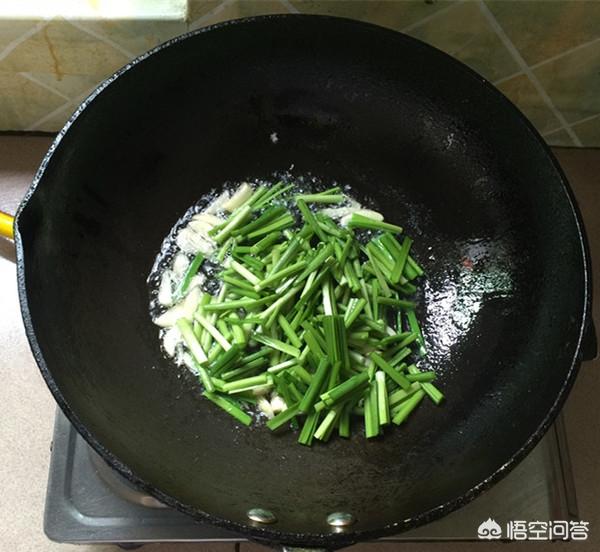 豆芽炒韭菜的家常做法,韭菜炒豆芽怎样更加鲜嫩？