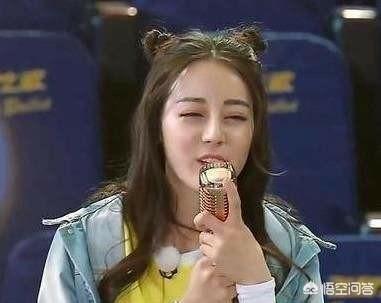 刘亦菲李易峰:近视又不戴眼镜的明星有哪些