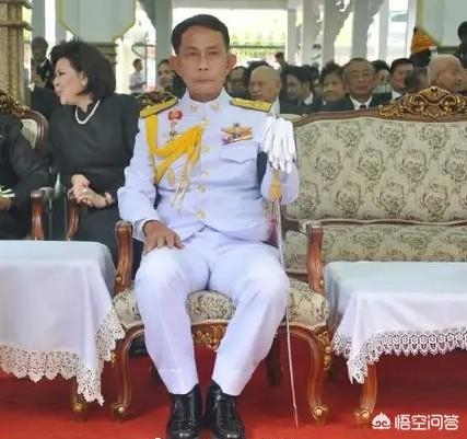 泰国总理巴育的胞弟巴力查上将已出任上议院议员。巴育这是举贤不避亲还是裙带走后门？
