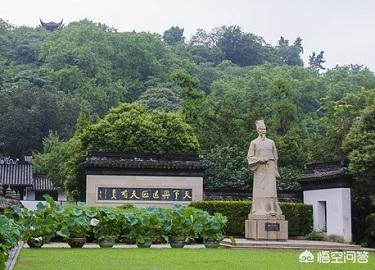 清朝的名人:试举一例，说一说清代民间的传奇人物？
