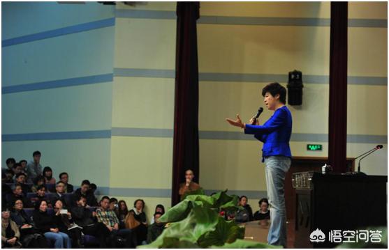 于丹被哄:被人无数次的欺负，一哄就好是什么心理？是不是傻？