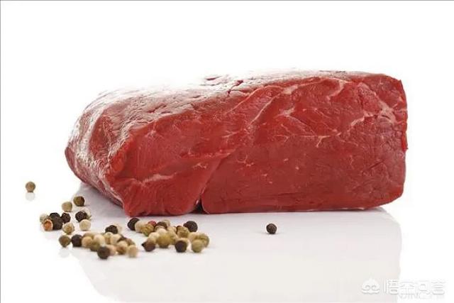 给猫的鸡胸肉怎么做:给猫的鸡胸肉怎么煮 想给猫咪做猫饭，该怎么搭配食材？