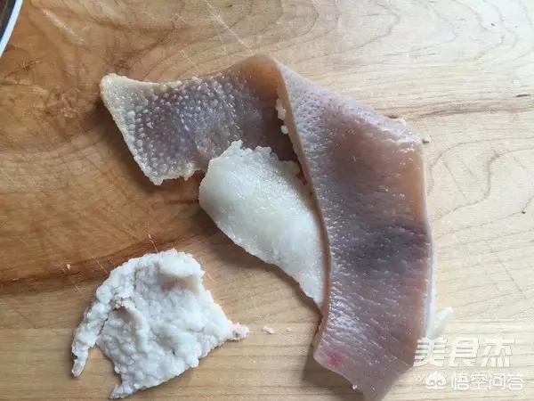 猪皮冻怎样做才能不沉底，配方猪瘦肉猪皮在一起做冻最好吃的制作方法是什么？