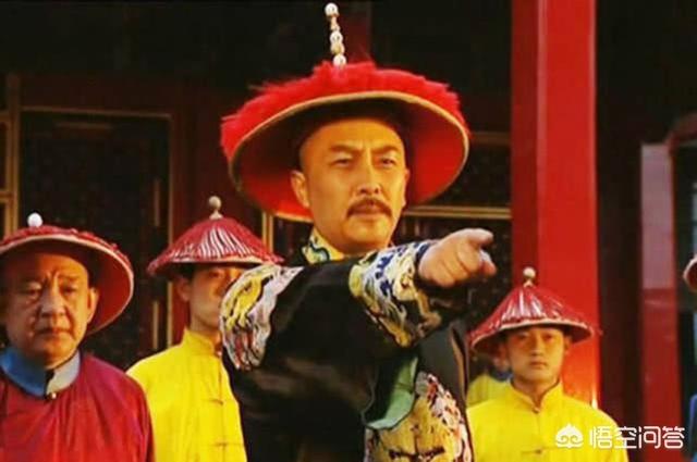 年羹尧手握重兵,雍正帝是采取什么手段解除他的兵权？