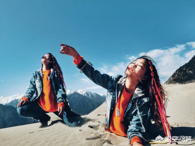 30～40岁的女性，穿搭色彩浓烈的服装拍照好看吗？:董艺