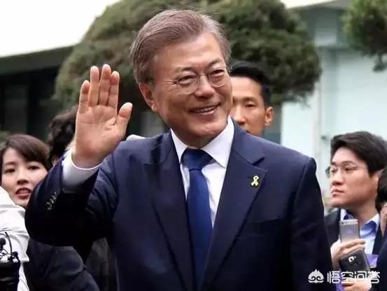 南财跳跳门事件:疫情期间聚众跳广场舞和打牌算不算违法