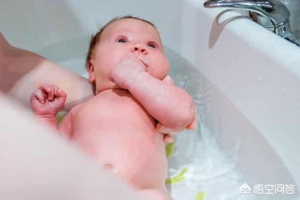 新生儿毒性红斑，宝宝出生后有哪些异常表现不用治疗
