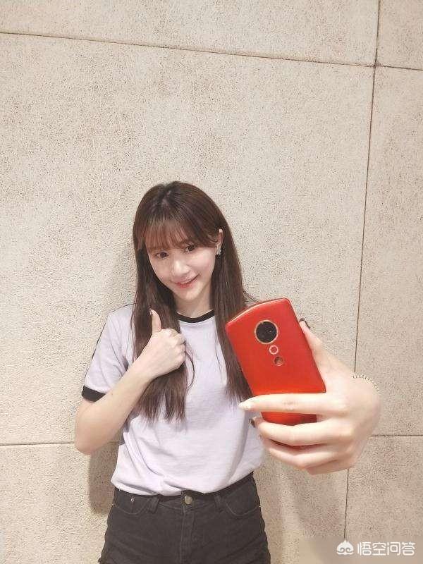 女生穿着漂亮衣服自拍/被拍的时候……是什么感觉？