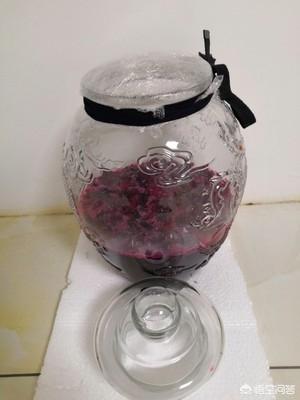 酿葡萄酒冰糖比例，酿葡萄酒,十斤葡萄需要放多少冰糖？