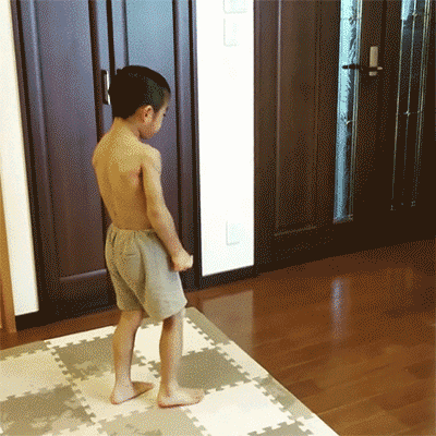 龚玥菲个人资料照片:都说图中的小男孩是李小龙的接班人，现在小男孩是什么样了