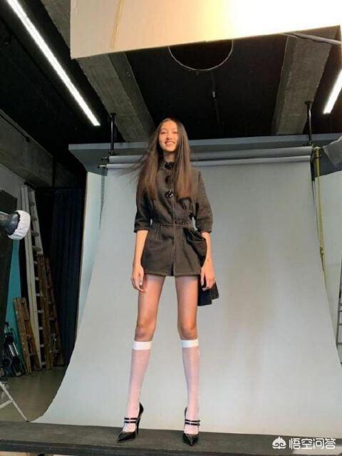 任晴佳:任达华14岁女儿有哪些穿搭可以借鉴的