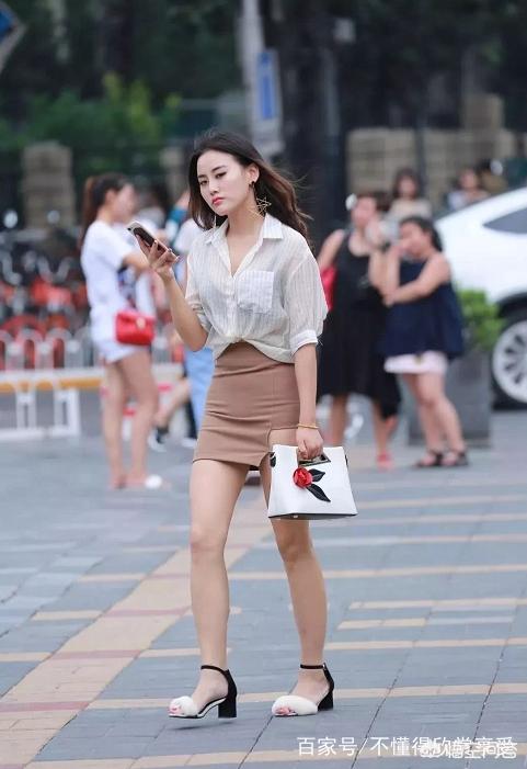包臀修身连衣裙:夏天包臀裙要怎么搭配才好看？
