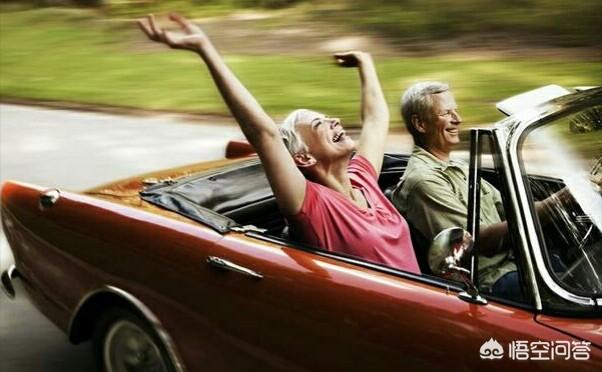老头乐代步车有路权吗，60岁以上且没有驾照的老人，可以驾驶哪些代步车呢？