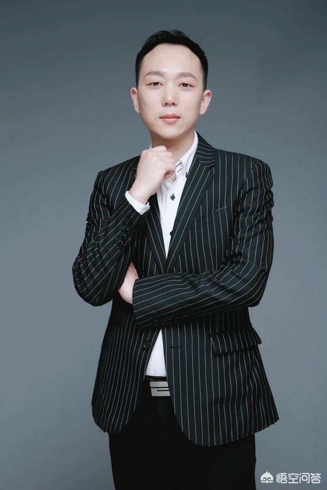 如何收缩鼻头毛孔(鼻头上的毛孔洞怎么收缩)