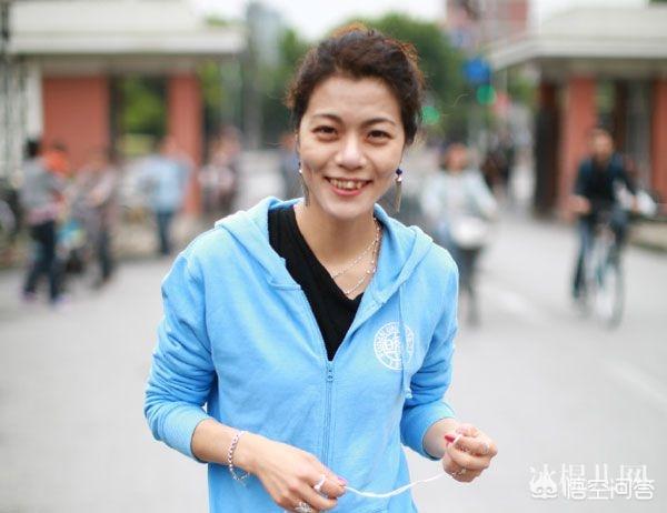 陈果因“耋耄”读错被喷,难道不认识几个字就是错吗？有谁敢说他认识所有中国汉字？