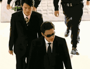 少寒shine:有哪些长相一般，却特别喜欢演高帅富的明星？
