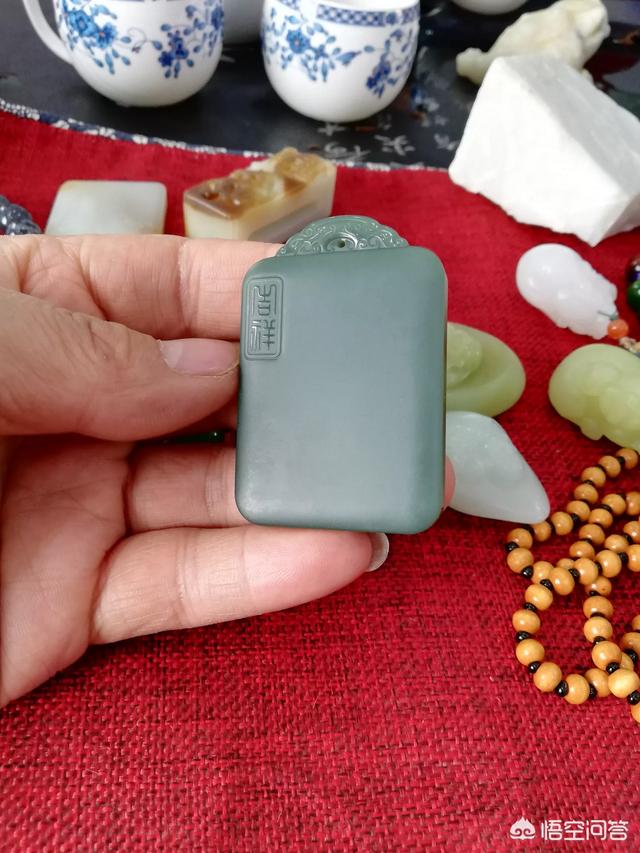 和田玉知识,鉴玉小知识，如何用放大镜识别和田玉？