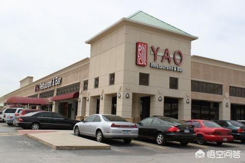 刘志轩的篮球主题餐厅开业,郭士强捧场,一些球迷担心副业会让刘志轩分心,你怎么看？