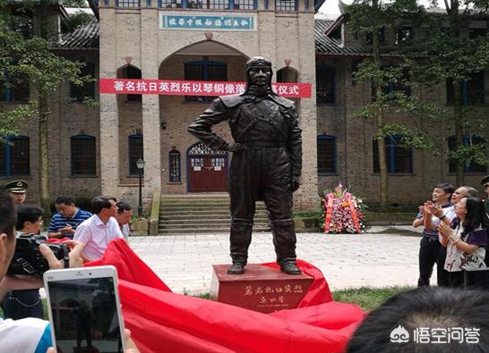武汉空战:战争中禁止杀跳伞的飞行员，为啥可以杀坦克驾驶员？