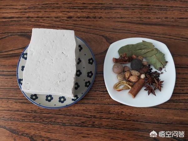 孙雨嫣:豆腐干卤水的配方是什么？