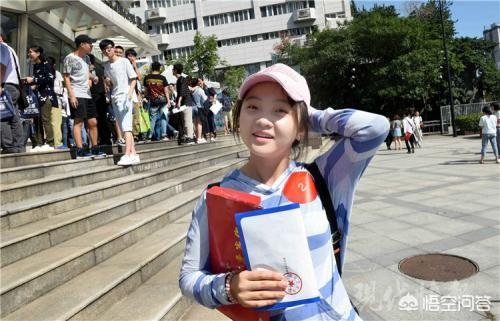 林妙可回应奥运假唱:如何评价四川商场上演的少儿“维密秀”？