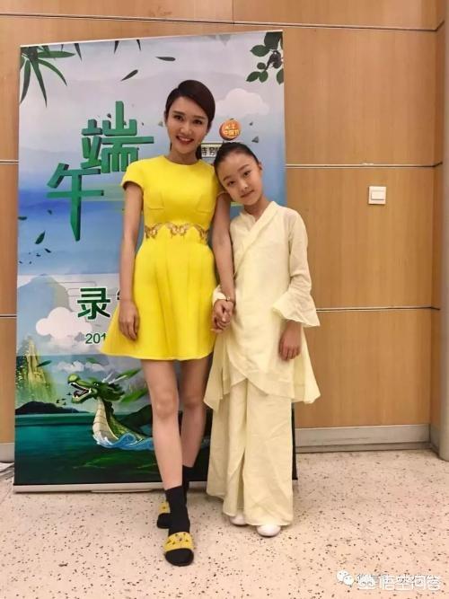 春晚主持人龙洋:央视才女龙洋走下春晚，缺席元宵晚会，与中国诗词大会有关吗？