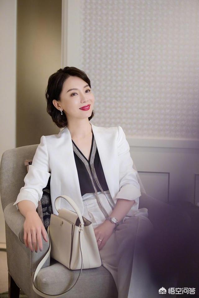 字母圈的t恤:噌噌噌上升的温度，简约舒适很百搭的T桖 阔腿裤，您穿对了吗？