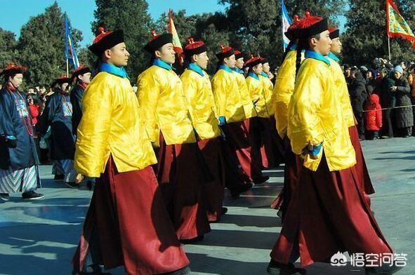 军机大臣:领侍卫内大臣和军机大臣，都是一品高官，到底谁的权力更大？