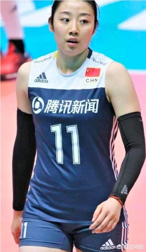 姚笛整容前:天津女排夺冠后，朱婷和姚迪为何第一时间脱下鞋子？