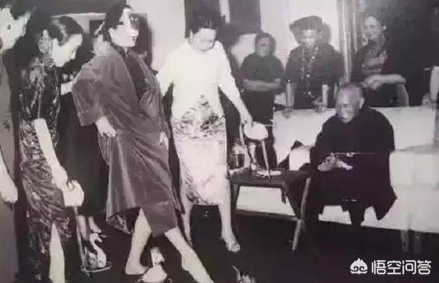 傅莹的父亲:赵一荻父亲为何登报与女儿断绝关系？