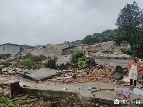 宜宾地震发现大蛇:如果在农村里，半夜发生了地震，应该如何通知村民快速撤离
