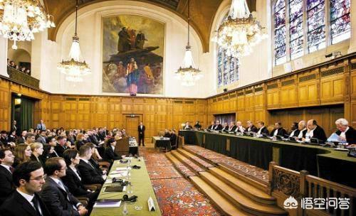 英国首相任期:英国女王的权力大还是英国首相的大？