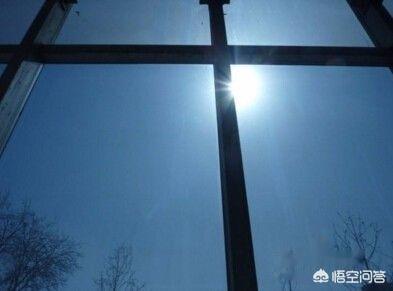 隔着玻璃晒被子效果怎么样:新生儿隔着玻璃晒太阳有用吗？