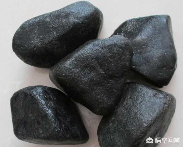 翡翠原石有哪些场口,为什么说莫湾基场口翡翠原石的赌性最大？