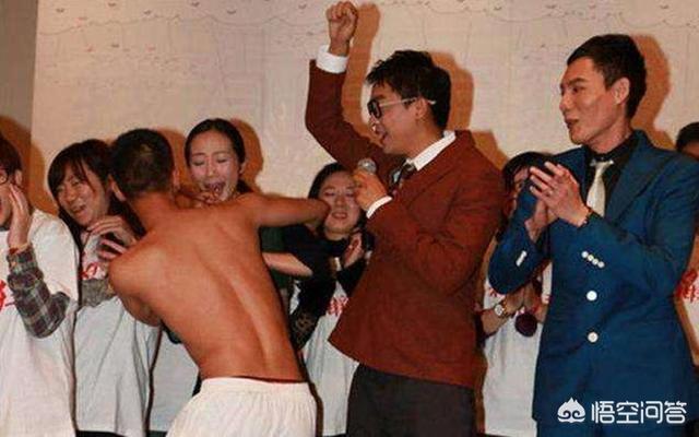 萧敬腾承认恋情:明星在参加活动或被采访时，发生过哪些尴尬或搞笑的事？