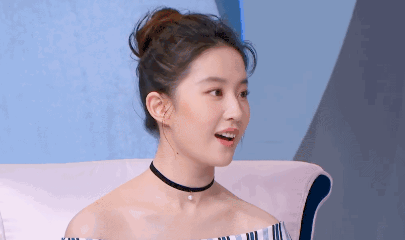 张含韵近照:娱乐圈众多女星，刘亦菲的颜值和气质为何令网友难忘？