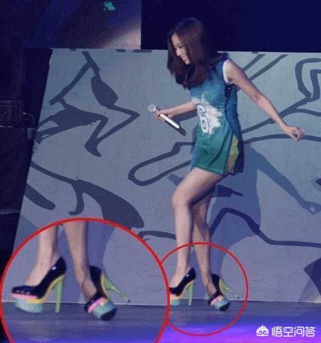 柳岩摔倒:哪些活动演出中，明星不慎摔倒，让你感到心疼？