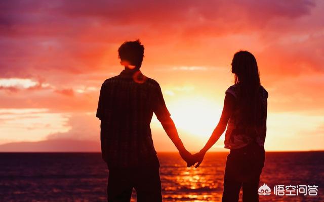 结婚晚上男生会对你做啥:各位男同胞，结婚当天晚上你都在想啥