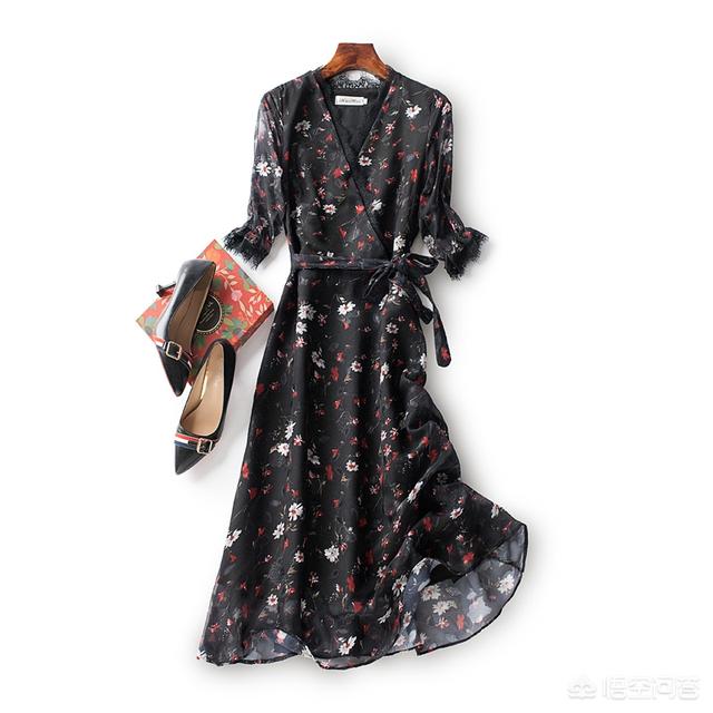 碎花控:碎花裙可以怎么穿搭？如何把碎花裙拍摄出美感？