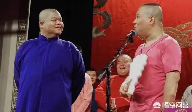 德云社的公开申明称吴鹤臣是签约演员，而非郭德纲亲传弟子，你如何看待两者差别？